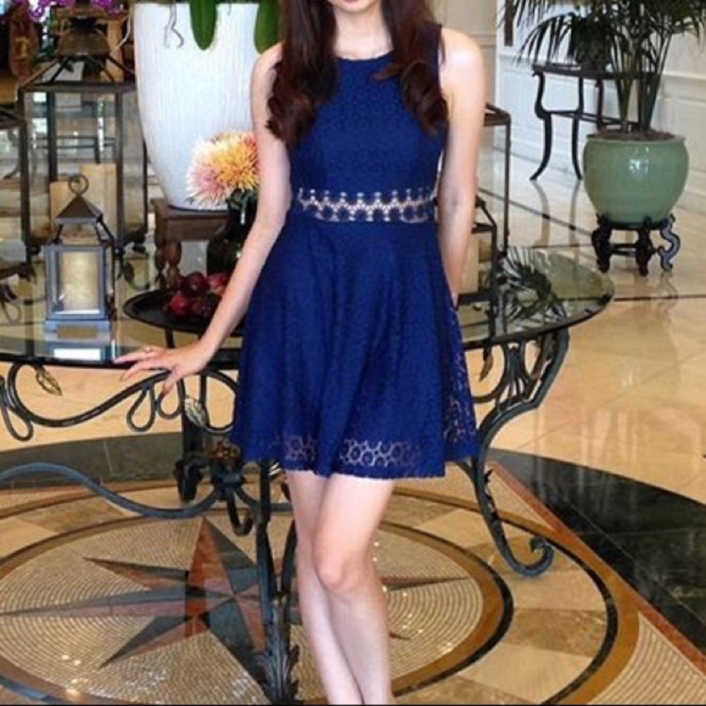 Papaya brand - Floral Navy Blue Summer Dress 👗 (Like New)